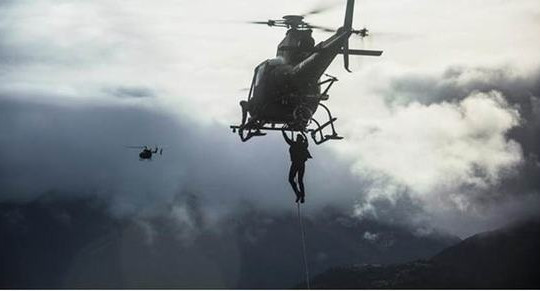 Những pha hành động thót tim của Tom Cruise trong Nhiệm vụ bất khả thi 6