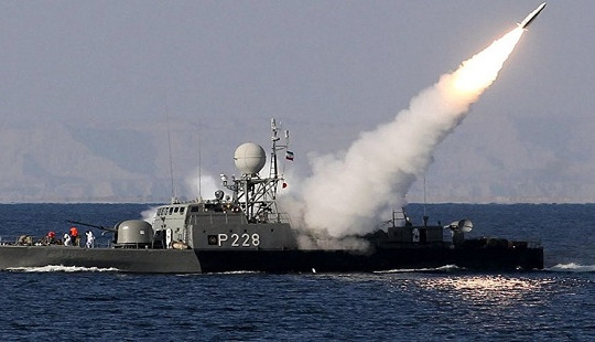 Iran tập trận quy mô lớn ở vùng Vịnh, Mỹ báo động cao