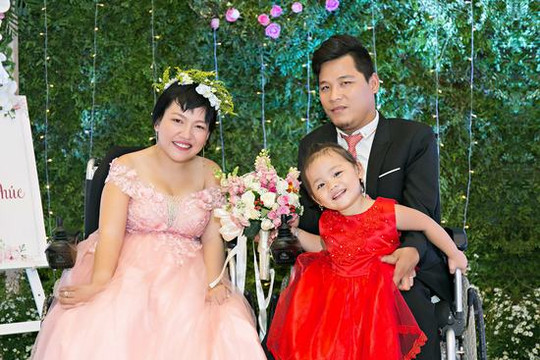 Hoa hậu Việt Nam 2018: Xúc động trước bộ ảnh cưới của 15 cặp đôi khuyết tật