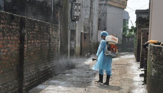 Hà Nội: Tổng vệ sinh môi trường, phòng chống dịch bệnh tại vùng ngập úng