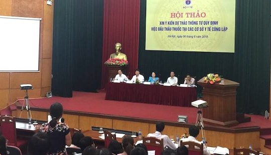 Đề nghị bỏ vắc xin khỏi danh sách đấu thầu thuốc tại cơ sở y tế công lập
