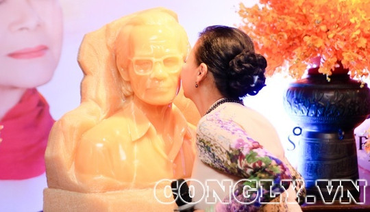 Danh ca Khánh Ly bật mí cách Trịnh Công Sơn yêu cái đẹp