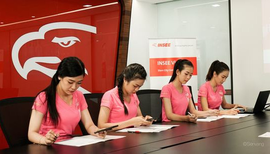 Thí sinh Hoa hậu Việt Nam 2018 tự tin chinh phục nhà tài trợ Dự án nhân ái bằng tiếng Anh