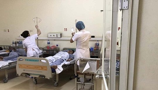Điều tra vụ tài xế xe sang đánh lái xe tải nhập viện