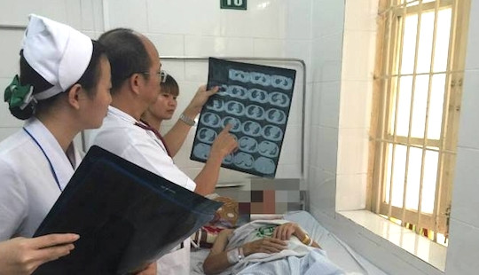 Nguy kịch sau một vết xước ở chân bởi căn bệnh bị “lãng quên”