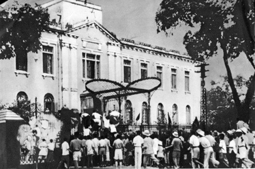 Những bài học lịch sử còn mãi với thời gian