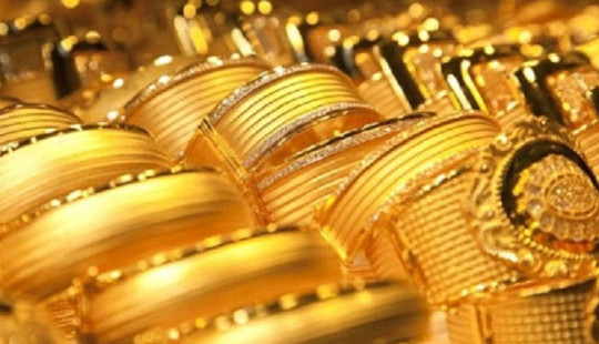 Giá vàng giảm mạnh trong tuần, trái với dự báo của giới phân tích