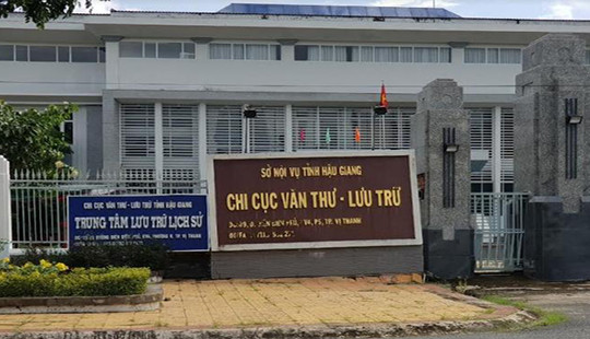 4 cán bộ Chi cục Văn thư - Lưu trữ tỉnh bị bắt giam vì lập quỹ "đen"