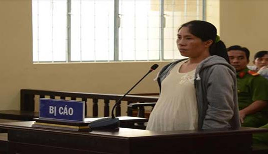 Uất ức dùng dây siết cổ chồng đến chết rồi đi đầu thú