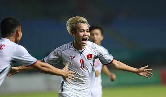 Việt Nam vỡ òa chiến thắng 1 - 0 trước Syria, tiến thẳng vào bán kết ASIAD 2018