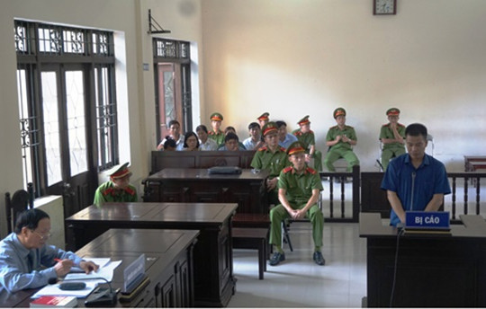 Chiếm đoạt hơn 3 tỷ đồng, nguyên Phó Chi cục trưởng THADS lĩnh 18 năm tù