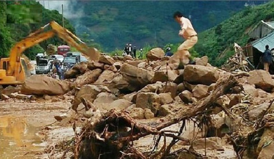 Lai Châu: Mưa lớn gây sạt lở, nguy cơ chia cắt giao thông dài ngày