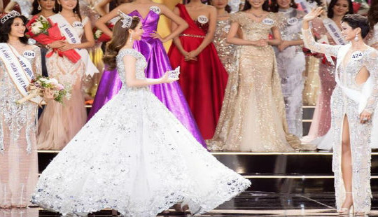 Hoa hậu Hoàn vũ Việt Nam 2015 Phạm Hương âm thầm qua Mỹ điều trị bệnh tuyến giáp