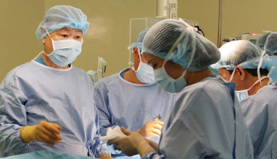 Hy hữu, bệnh nhi phải cắt u gan mà không được truyền máu