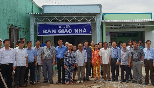 Những tấm lòng vàng về với "xóm Đảo"