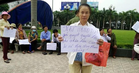 Công an vào cuộc vụ thu tiền của dân để làm sổ đỏ trái luật