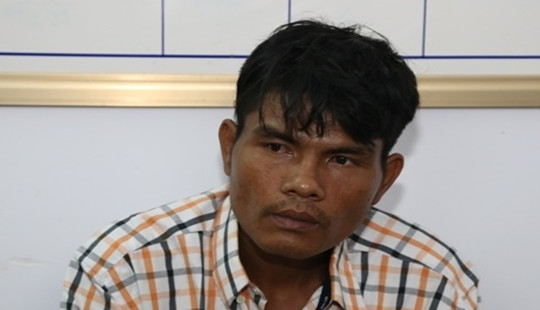 Khởi tố đối tượng giết người bỏ thi thể vào thùng nước