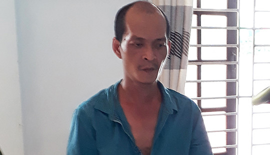 Khởi tố gã hàng xóm đâm cụ bà trọng thương