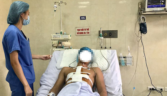 Cứu sống nam thanh niên bị bạn nhậu đâm thấu tim