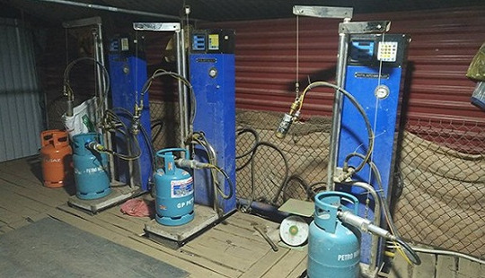 Phát hiện cơ sở chiết gas trái phép được ngụy trang