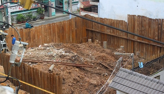 Phát hiện 4 quả bom "khủng" nằm giữa khu dân cư