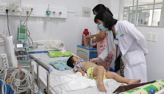 Hà Nội: 10 ca mắc tay chân miệng biến chứng nặng do nhiễm khuẩn EV71