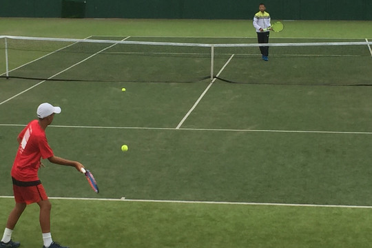 Giải U13 Sushi Bowl International Tennis Champions bất ngờ trận bán kết