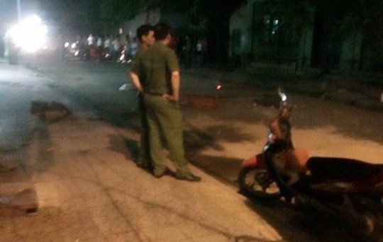 Nam thanh niên bị chém gục giữa đường trong đêm