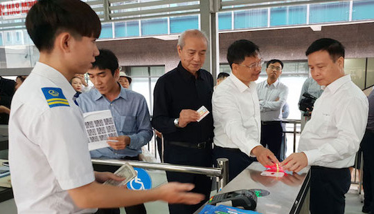 Hà Nội dùng vé điện tử trên tuyến buýt nhanh BRT