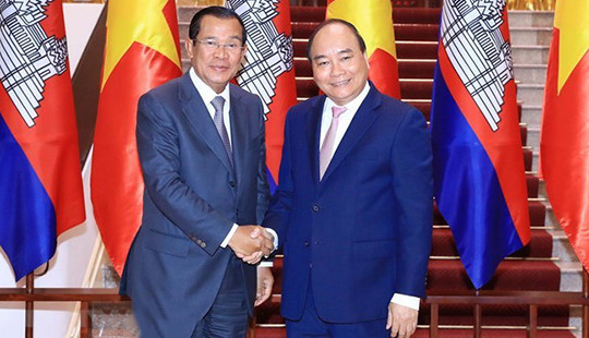 Hai Thủ tướng Việt Nam và Campuchia đề cập việc di dời nhà nổi các gia đình Việt kiều ở Biển Hồ