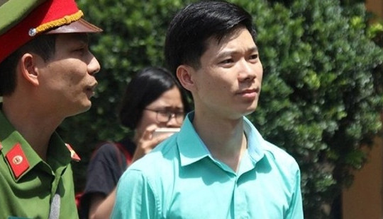 Cấm đi khỏi nơi cư trú đối với bác sĩ Hoàng Công Lương