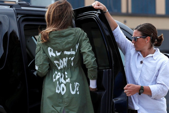 Bà Melania Trump tiết lộ lý do thực sự khi mặc chiếc áo khoác gây scandal