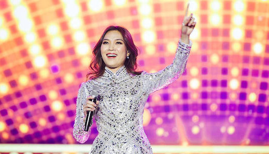 Mỹ Tâm mặc áo dài gây thương nhớ trong live concert ở Hàn Quốc
