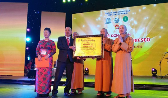 Chùa Phật Quang đón nhận Bằng bảo trợ của Unesco