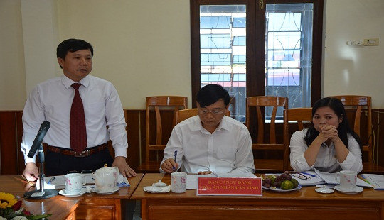 Bí thư Tỉnh ủy Kon Tum làm việc với lãnh đạo chủ chốt TAND tỉnh