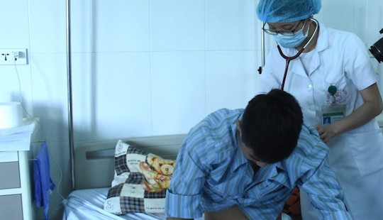 Sán làm tổ trong phổi, nam thanh niên nguy kịch