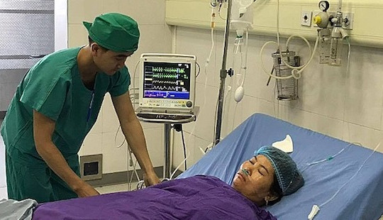 Kíp mổ 10 y bác sĩ trắng đêm hiến máu cứu sản phụ nguy kịch