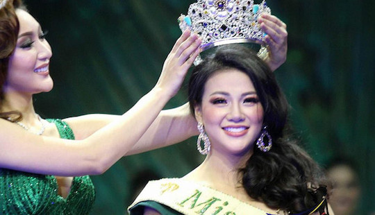 Phương Khánh đăng quang Hoa hậu Trái đất 2018