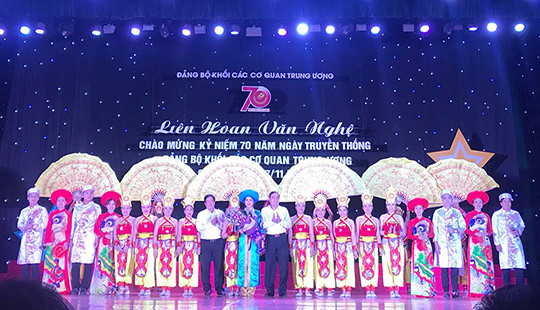 Đảng uỷ TANDTC tham dự liên hoan văn nghệ kỷ niệm 70 năm Đảng bộ Khối các cơ quan TW