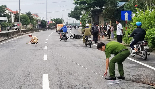 Say rượu lái xe tông chết người, lĩnh 12 tháng tù