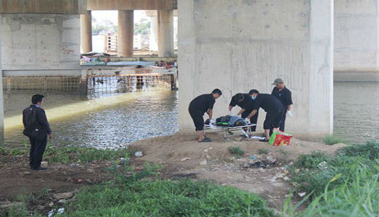 Phát hiện thi thể đang phân hủy trên sông Đồng Nai