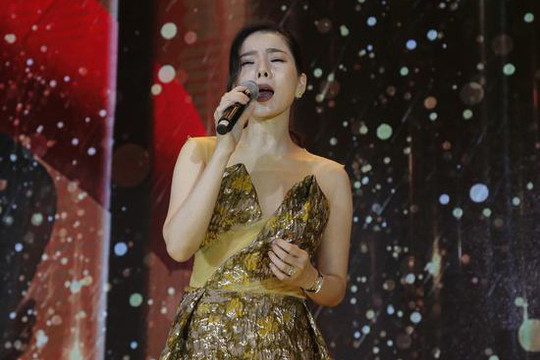 Lệ Quyên nồng nàn cùng những bản hit khiến bao người đắm say