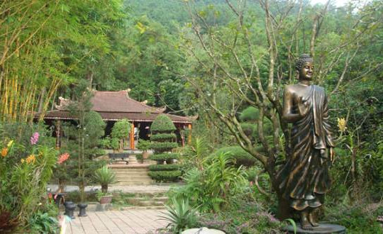 Nam thanh niên chết gục trong chùa Huyền Không Sơn Thượng