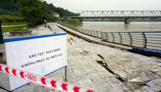 Kè đê hữu sông Mã đang sạt lở nghiêm trọng