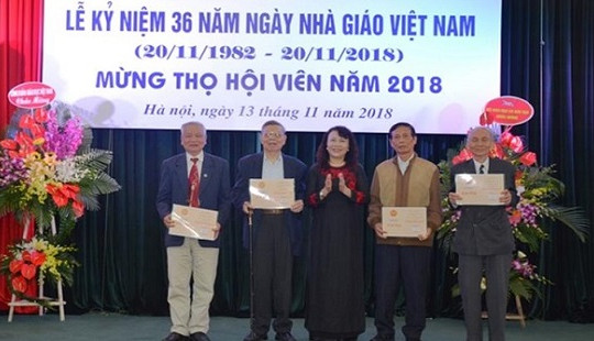 Thứ trưởng Bộ GD-ĐT mong muốn Hội Cựu giáo chức cùng góp tiếng nói cho sự nghiệp giáo dục phát triển