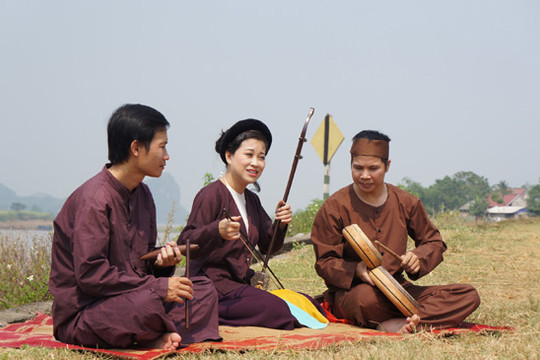 Nghệ thuật hát xẩm - từ hè đường đến sân khấu