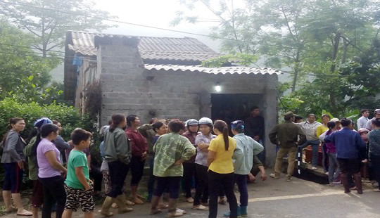 Kế toán xã chết trong tư thế treo cổ tại nhà riêng
