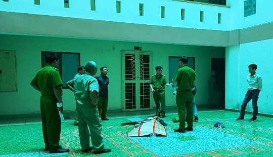 Rơi từ tầng cao chung cư, người đàn ông tử vong tại chỗ
