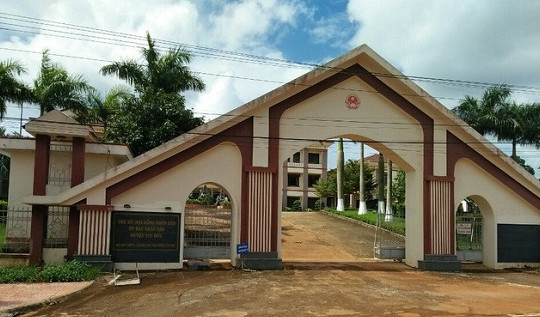 Chủ tịch huyện bị điều chuyển làm chuyên viên