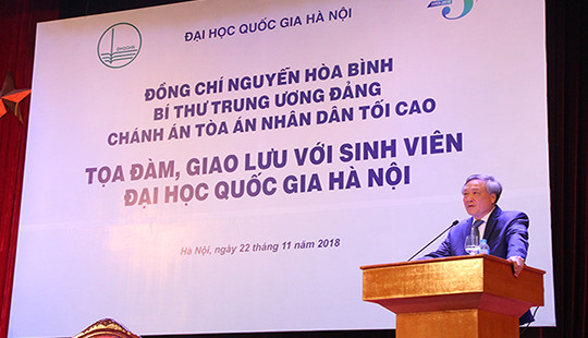 Chánh án TANDTC Nguyễn Hòa Bình tọa đàm, giao lưu với sinh viên Đại học Quốc gia Hà Nội